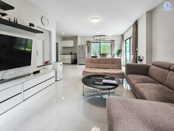 *****บ้านเดี่ยวมือสองกรุงเทพมหานคร โครงการ มัณฑนา เลค วัชรพล เนื้อที่กว้าง 55.4 ตร.ว. ฟังก์ชัน 3 ห้องนอน 3 ห้องน้ำ 2 ที่จอดรถ แถมฟรี! 4 เครื่องปรับอากาศ 2 เครื่องทำน้ำอุ่น บนทำเลแห่งการเดินทาง เชื่อมต่อ ถนนลำลูกกา, ถนนพหลโยธิน ใกล้รถไฟฟ้าสายสีเขียว "สถานีสายหยุด" ประมาณ 20 นาทีก็ถึง